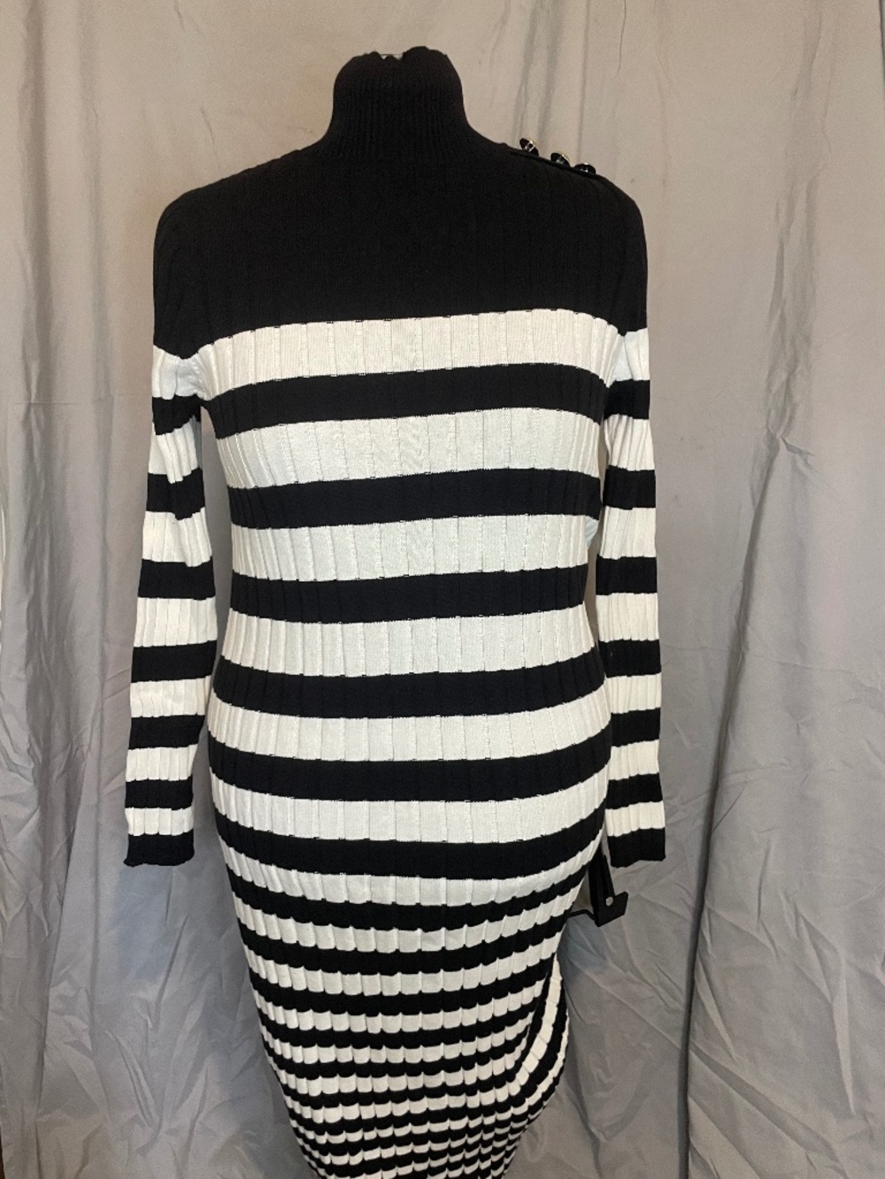 Like new- Elloqui striped bodycon sweater dress